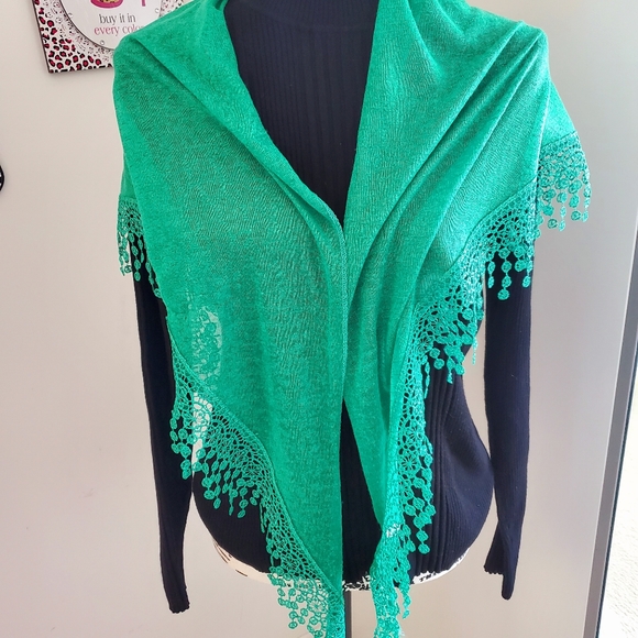 Wrap/scarf - Picture 2 of 3